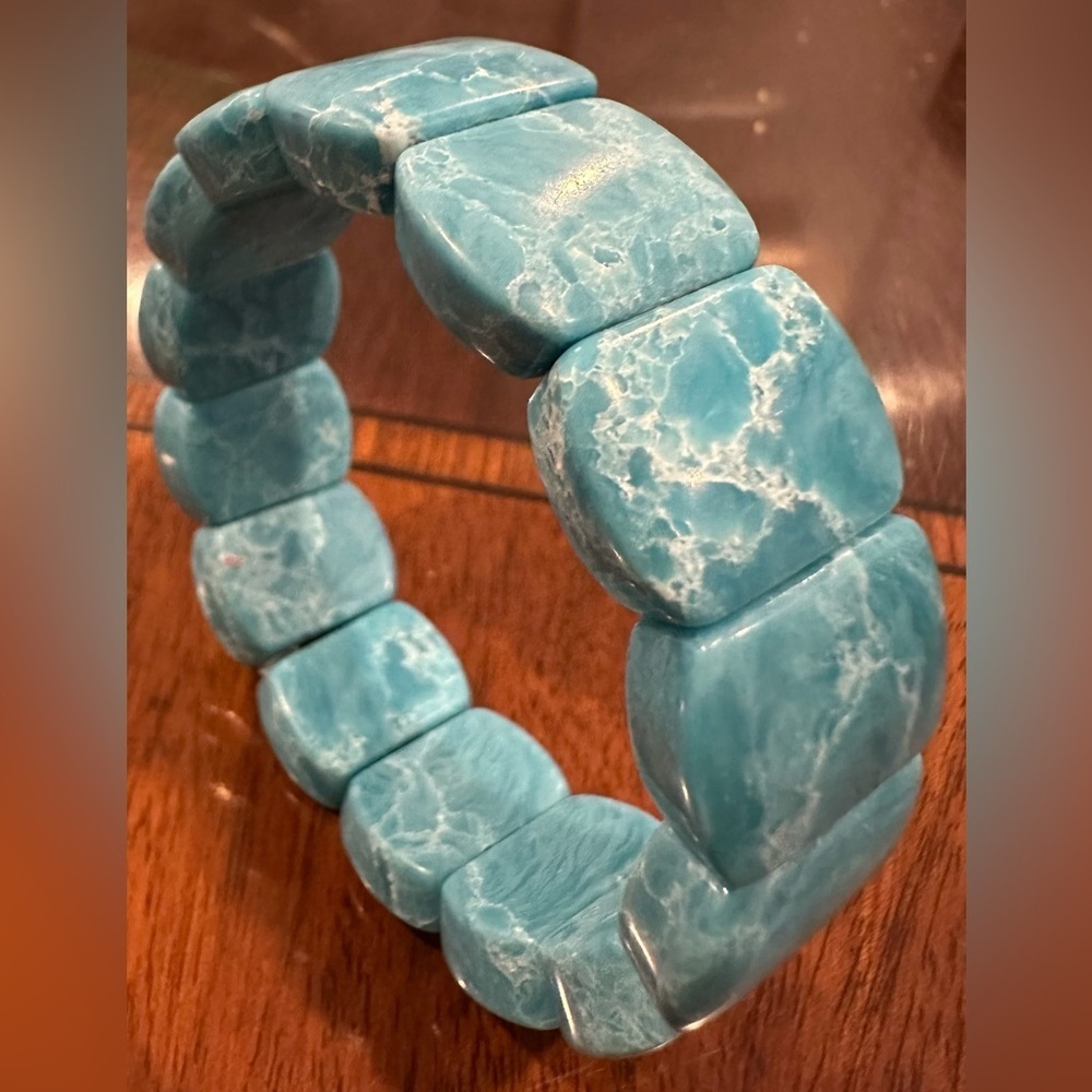 RARE Stunning Larimar Stretch Bracelet 14 Rectangular Beads Sky Blue & White